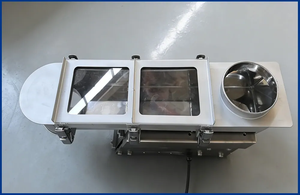 Compact electromagnetic vibrating feeder with stainless steel trough for food industry precise dosing